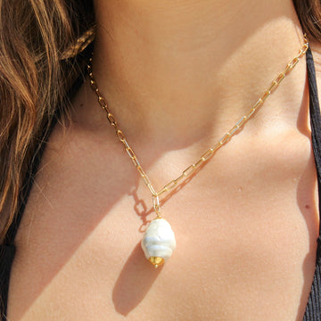 Perla Sola Necklace