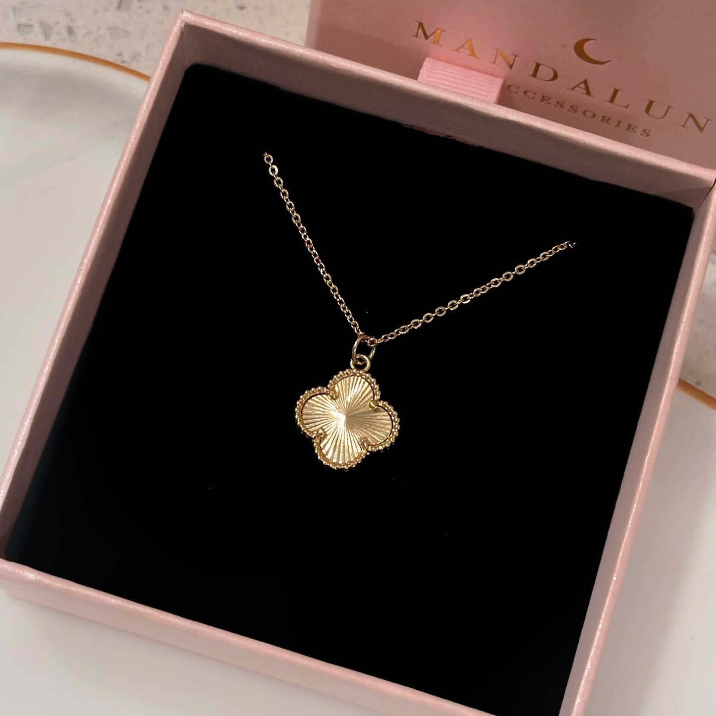 Lucky clover necklace