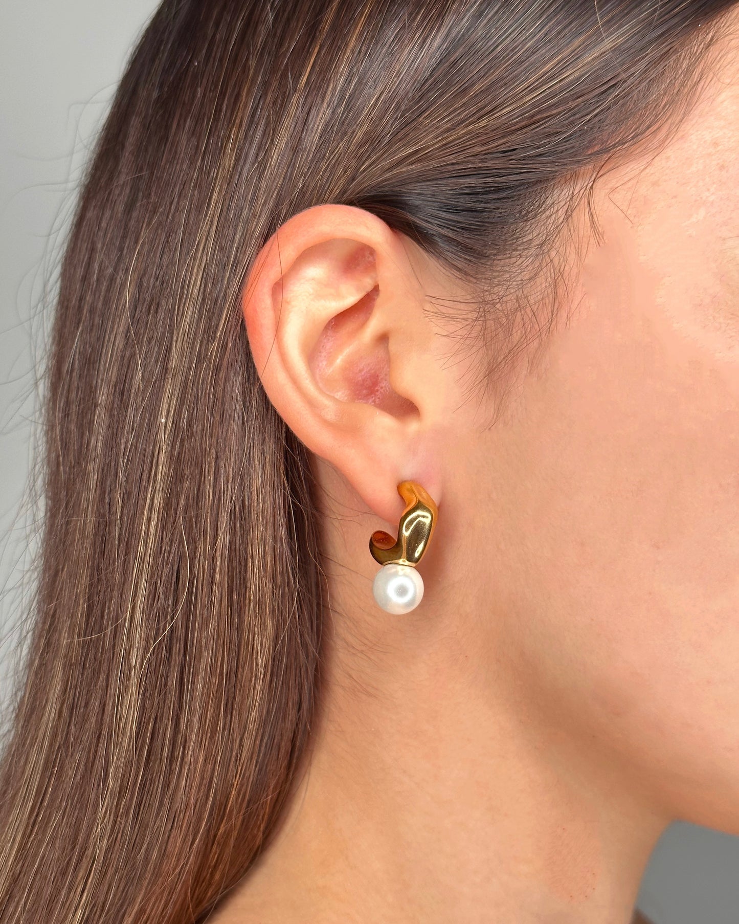 Pearl gold Earrings